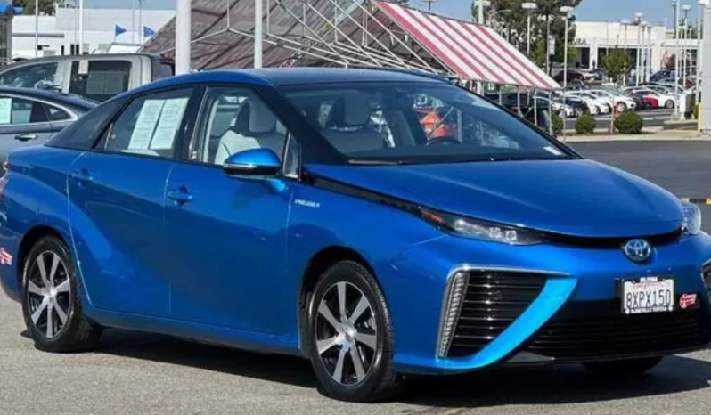 2018 Toyota Mirai Base full